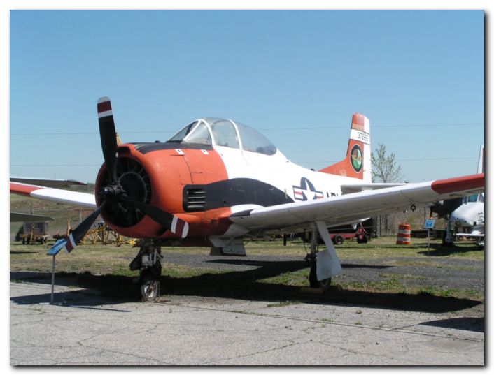 NA T-28B Trojan / 37285
