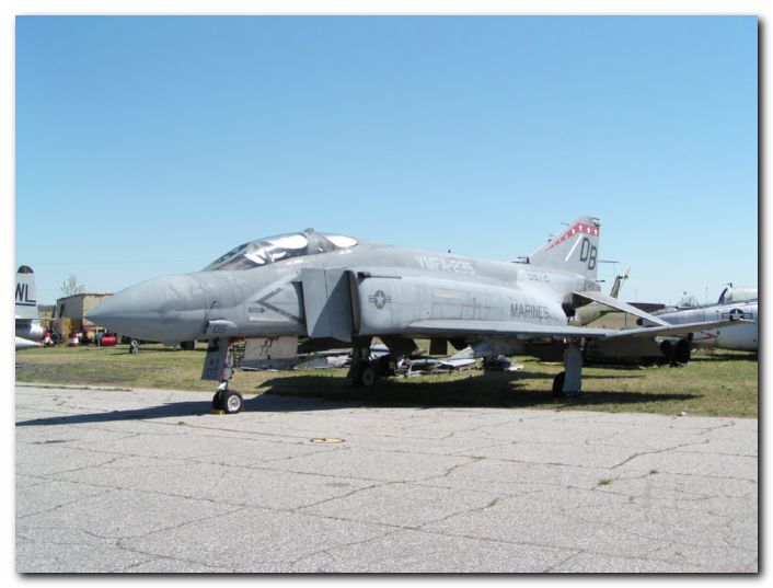 McDonnell F-4J Phantom / 5872