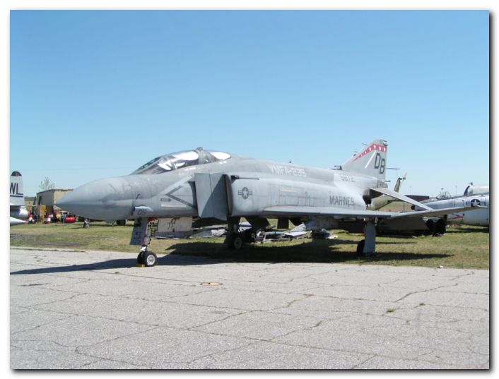 McDonnell F-4J Phantom / 5872