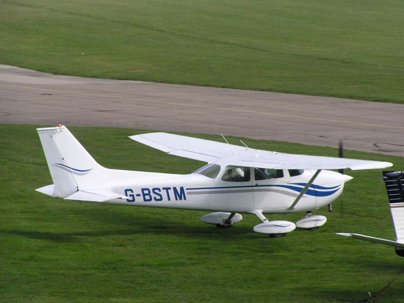 G-BSTM <BR> Cessna 172L G-BSTM <BR> Cessna 172L